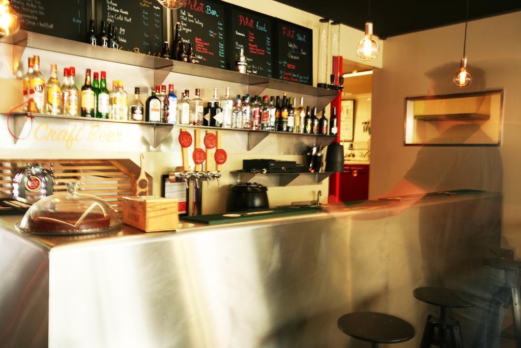 Albergue Pilot Design & Bar Porto